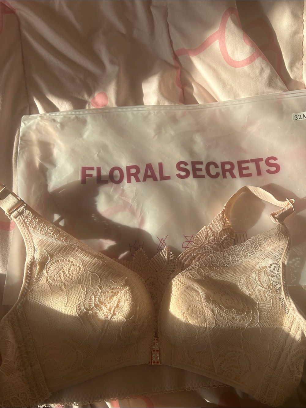 Lace Front-Closure Bra in Light Blush